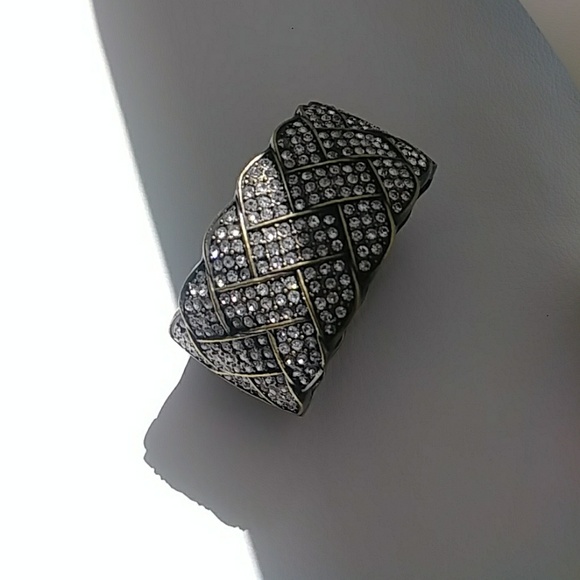 Jewelry - ★ HP★Vintage Look Crystal Statement Bracelet